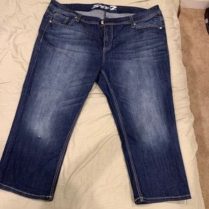 EUC Seven7 Capri Jeans